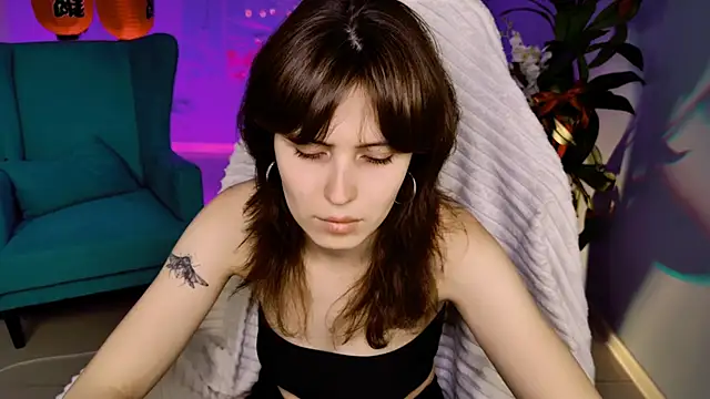 Snapshot of LolaDominara chatting on June 10, 9:30 am LolaDominara online show from June 10, 9:30 am