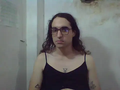 LaCuerva online show from May 17, 4:58 pm