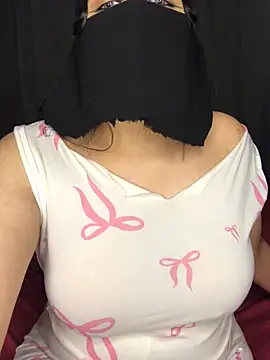 Snapshot of Gamillaa chatting on May 24, 6:02 pm Gamillaa online show from May 24, 6:02 pm