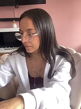LucyPink  online show from May 5, 6:49 pm