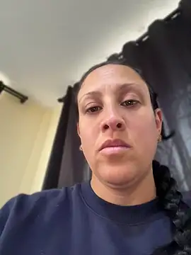 Snapshot of Cloe-Fire chatting on June 2, 11:12 am Cloe-Fire online show from June 2, 11:12 am