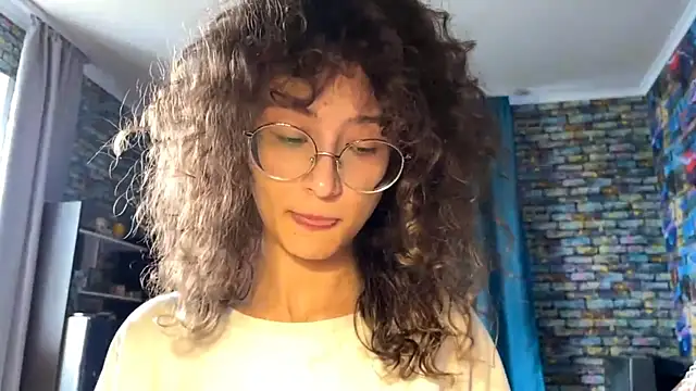 Snapshot of CurlyWinx chatting on May 26, 6:42 am CurlyWinx online show from May 26, 6:42 am