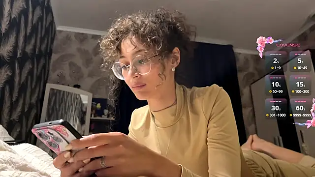Snapshot of CurlyWinx chatting on May 31, 6:09 pm CurlyWinx online show from May 31, 6:09 pm