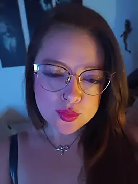 Snapshot of Lilith_Desire chatting on June 18, 2:32 pm Lilith Desire online show from June 18, 2:32 pm