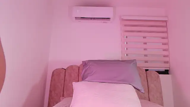 Snapshot of Malaia_thompson_ chatting on June 4, 12:00 pm Malaia thompson online show from June 4, 12:00 pm