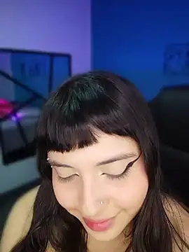 Snapshot of Lubnna chatting on July 5, 9:11 pm Lubnna online show from July 5, 9:11 pm