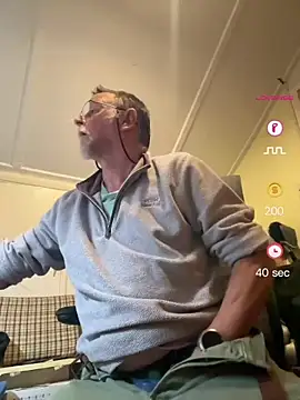 Snapshot of Moonraker64 chatting on June 19, 9:40 pm Moonraker64 online show from June 19, 9:40 pm