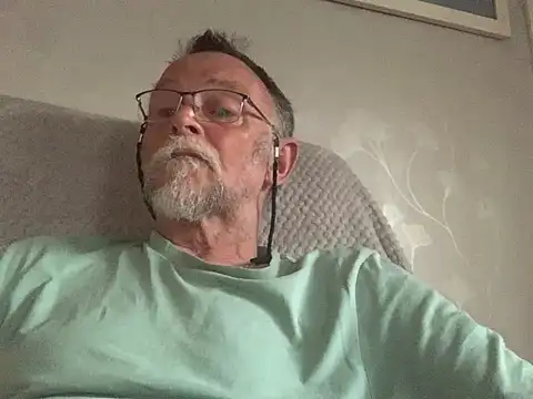 Snapshot of Moonraker64 chatting on June 23, 8:29 pm Moonraker64 online show from June 23, 8:29 pm