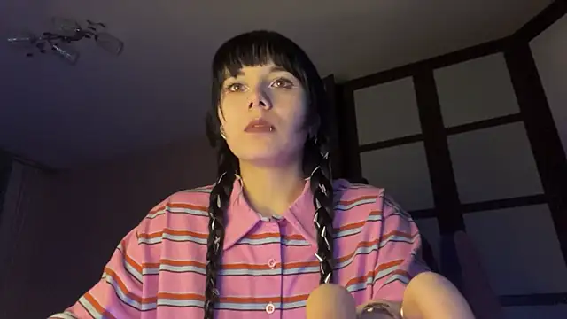 gothicq online show from May 25, 6:36 pm
