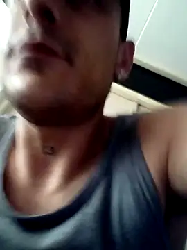 Snapshot of Diamont_Oficial chatting on July 3, 1:28 pm Diamont Oficial online show from July 3, 1:28 pm