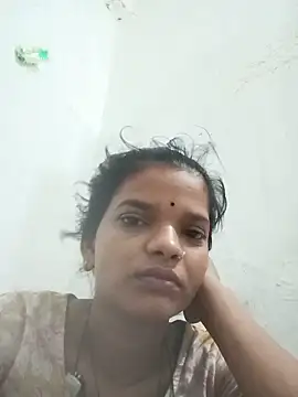 Snapshot of Student_garl_1 chatting on June 21, 12:35 am Student garl 1 online show from June 21, 12:35 am