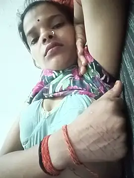 Snapshot of Student_garl_1 chatting on July 2, 11:22 pm Student garl 1 online show from July 2, 11:22 pm