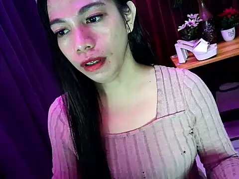 Snapshot of sexyfucksophia chatting on June 8, 8:04 am sexyfucksophia online show from June 8, 8:04 am