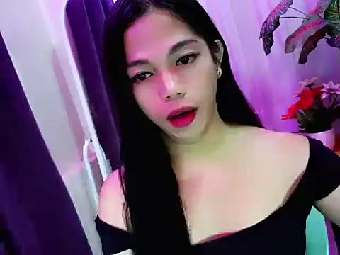 Snapshot of sexyfucksophia chatting on July 4, 6:47 pm sexyfucksophia online show from July 4, 6:47 pm