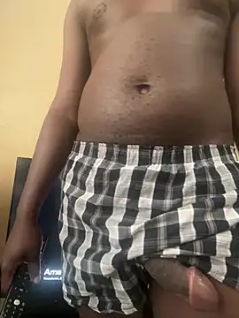 Snapshot of bigblackdeek4u chatting on August 7, 7:32 am bigblackdeek4u online show from August 7, 7:32 am