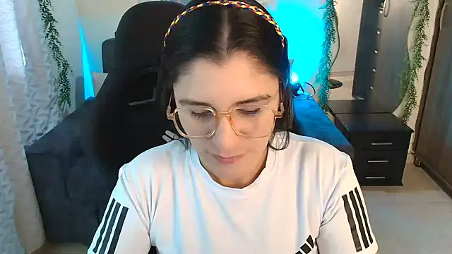Snapshot of LUCYMILF_SEXY chatting on June 27, 2:44 pm LUCYMILF SEXY online show from June 27, 2:44 pm