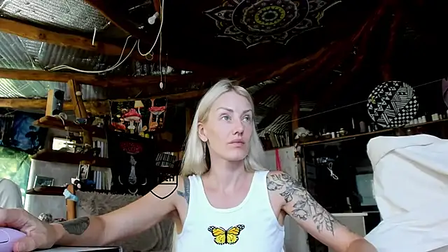 Snapshot of wildforestmuse_ chatting on August 2, 6:23 am wildforestmuse online show from August 2, 6:23 am