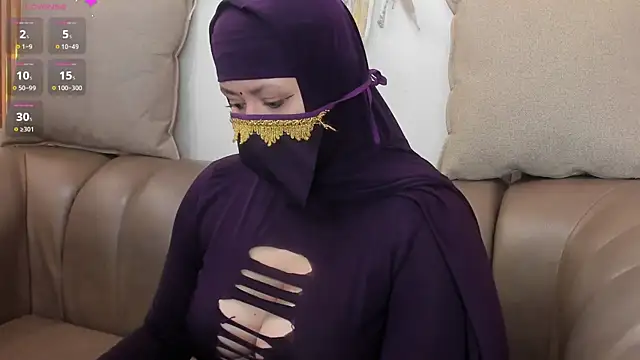 Snapshot of yasmin_dina chatting on June 22, 12:24 pm yasmin dina online show from June 22, 12:24 pm