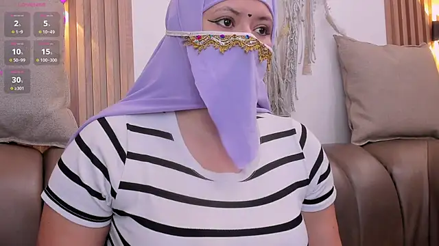 Snapshot of yasmin_dina chatting on July 11, 3:15 pm yasmin dina online show from July 11, 3:15 pm