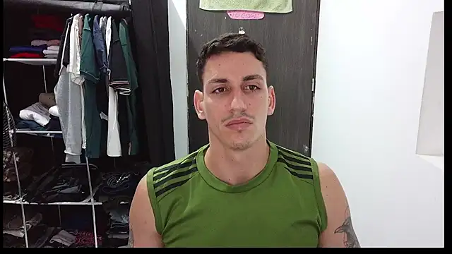 Snapshot of RaulRico chatting on May 13, 2:47 pm RaulRico online show from May 13, 2:47 pm