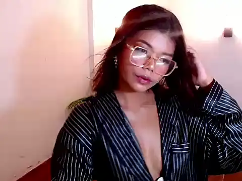 Snapshot of charlene_pretty chatting on June 17, 5:54 am charlene pretty online show from June 17, 5:54 am