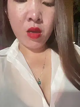 Snapshot of Poppy_dogy chatting on June 5, 10:37 pm Poppy dogy online show from June 5, 10:37 pm