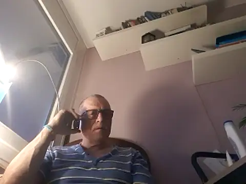 Eddy0763 online show from May 6, 3:46 am
