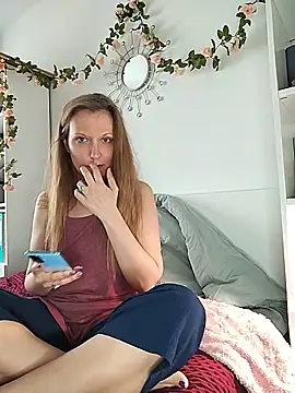 Candy Cougar online show from May 4, 7:48 am