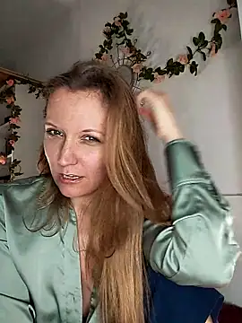 Snapshot of Candy_Cougar chatting on May 11, 7:03 am Candy Cougar online show from May 11, 7:03 am