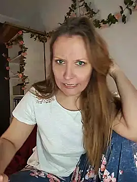 Snapshot of Candy_Cougar chatting on May 16, 6:54 am Candy Cougar online show from May 16, 6:54 am
