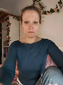 Snapshot of Candy_Cougar chatting on May 19, 6:31 am Candy Cougar online show from May 19, 6:31 am