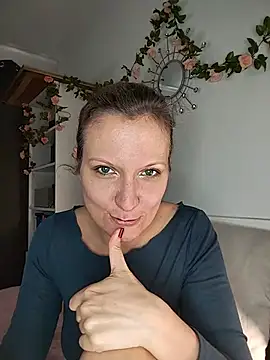 Snapshot of Candy_Cougar chatting on June 6, 6:51 am Candy Cougar online show from June 6, 6:51 am