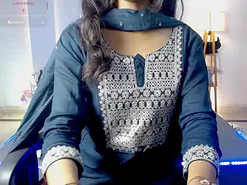 Snapshot of Annu_07 chatting on July 8, 4:28 am Annu 07 online show from July 8, 4:28 am