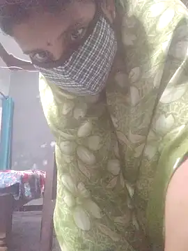 Snapshot of ImLuckyy chatting on June 18, 9:14 am ImLuckyy online show from June 18, 9:14 am
