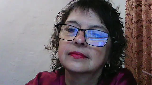 Snapshot of ElizabethGorden chatting on June 7, 4:05 am ElizabethGorden online show from June 7, 4:05 am