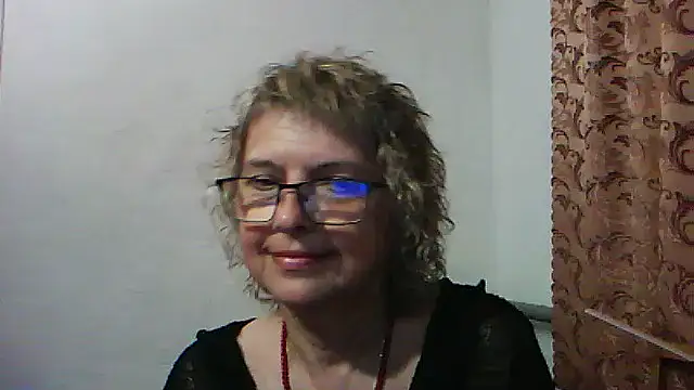 Snapshot of ElizabethGorden chatting on June 23, 5:55 pm ElizabethGorden online show from June 23, 5:55 pm