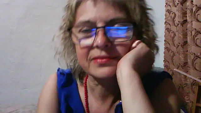Snapshot of ElizabethGorden chatting on June 27, 7:08 pm ElizabethGorden online show from June 27, 7:08 pm