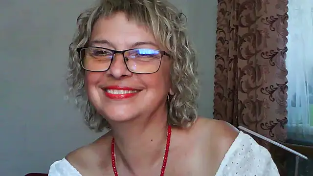 Snapshot of ElizabethGorden chatting on June 29, 11:54 am ElizabethGorden online show from June 29, 11:54 am