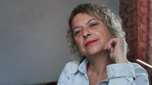 Snapshot of ElizabethGorden chatting on July 8, 1:15 pm ElizabethGorden online show from July 8, 1:15 pm