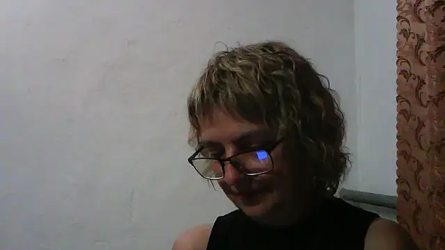 Snapshot of ElizabethGorden chatting on July 12, 6:32 pm ElizabethGorden online show from July 12, 6:32 pm