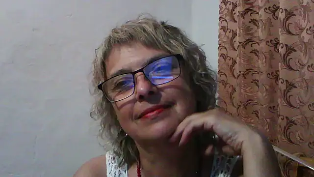 Snapshot of ElizabethGorden chatting on July 14, 5:29 pm ElizabethGorden online show from July 14, 5:29 pm
