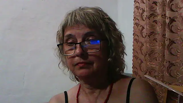 Snapshot of ElizabethGorden chatting on July 16, 6:25 pm ElizabethGorden online show from July 16, 6:25 pm