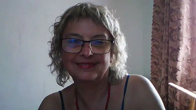 Snapshot of ElizabethGorden chatting on July 17, 6:31 am ElizabethGorden online show from July 17, 6:31 am