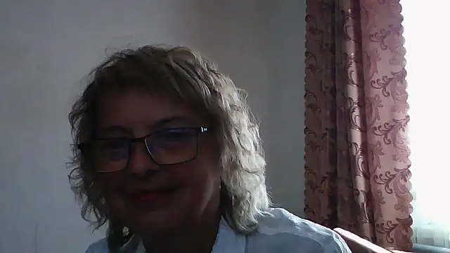Snapshot of ElizabethGorden chatting on July 18, 6:39 am ElizabethGorden online show from July 18, 6:39 am
