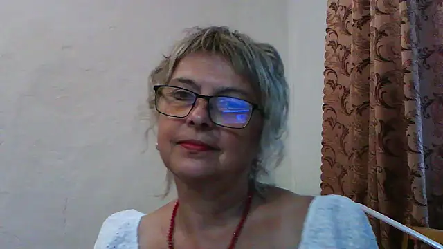 Snapshot of ElizabethGorden chatting on July 23, 5:00 pm ElizabethGorden online show from July 23, 5:00 pm