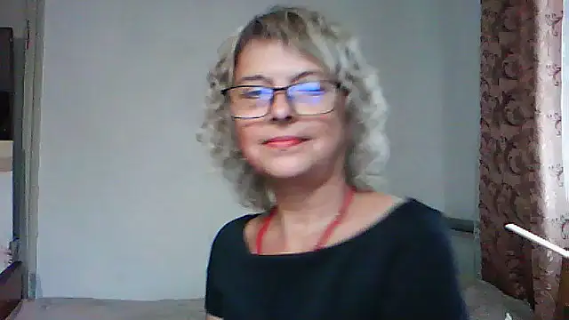 Snapshot of ElizabethGorden chatting on July 28, 2:24 pm ElizabethGorden online show from July 28, 2:24 pm