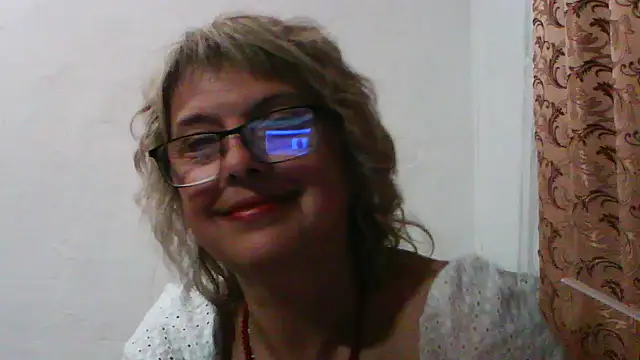 Snapshot of ElizabethGorden chatting on July 28, 7:15 pm ElizabethGorden online show from July 28, 7:15 pm