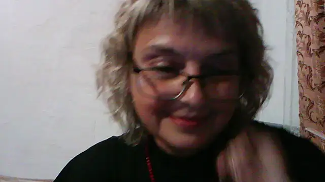 Snapshot of ElizabethGorden chatting on July 29, 7:01 pm ElizabethGorden online show from July 29, 7:01 pm