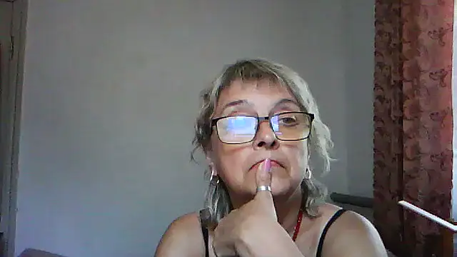 Snapshot of ElizabethGorden chatting on August 1, 3:11 pm ElizabethGorden online show from August 1, 3:11 pm