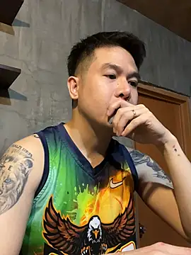 xanderalex13 online show from May 7, 3:39 pm
